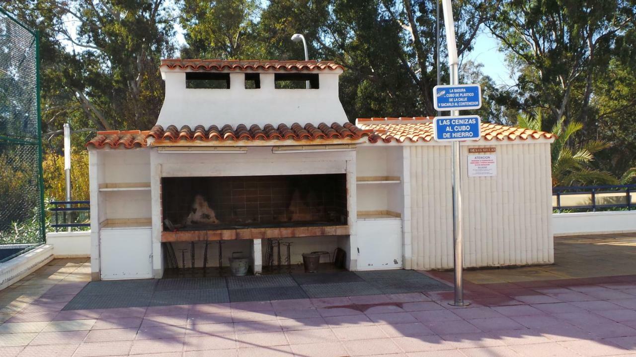 Apartamento El Eden Playa De Gandia Екстериор снимка