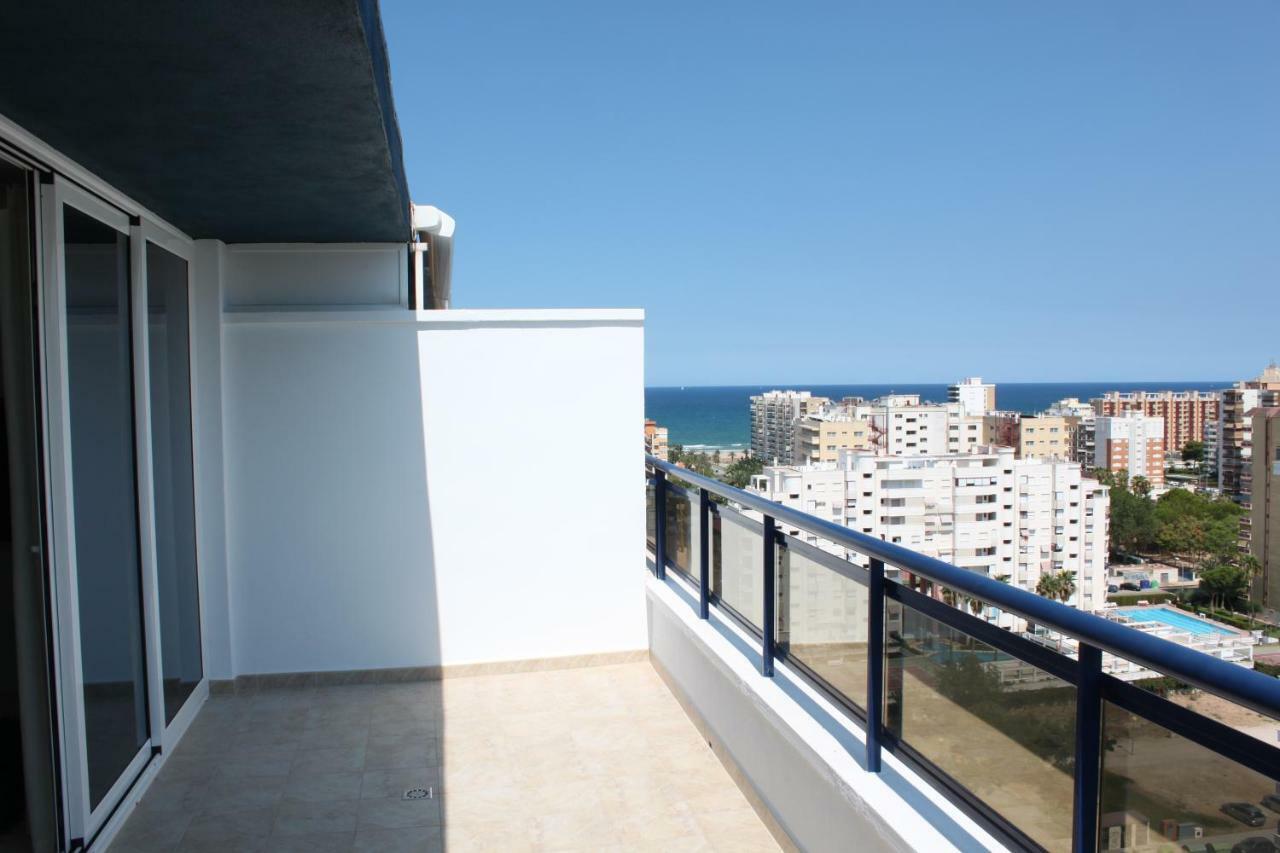 Apartamento El Eden Playa De Gandia Екстериор снимка