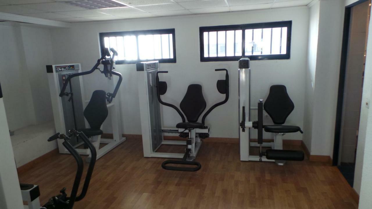 Apartamento El Eden Playa De Gandia Екстериор снимка